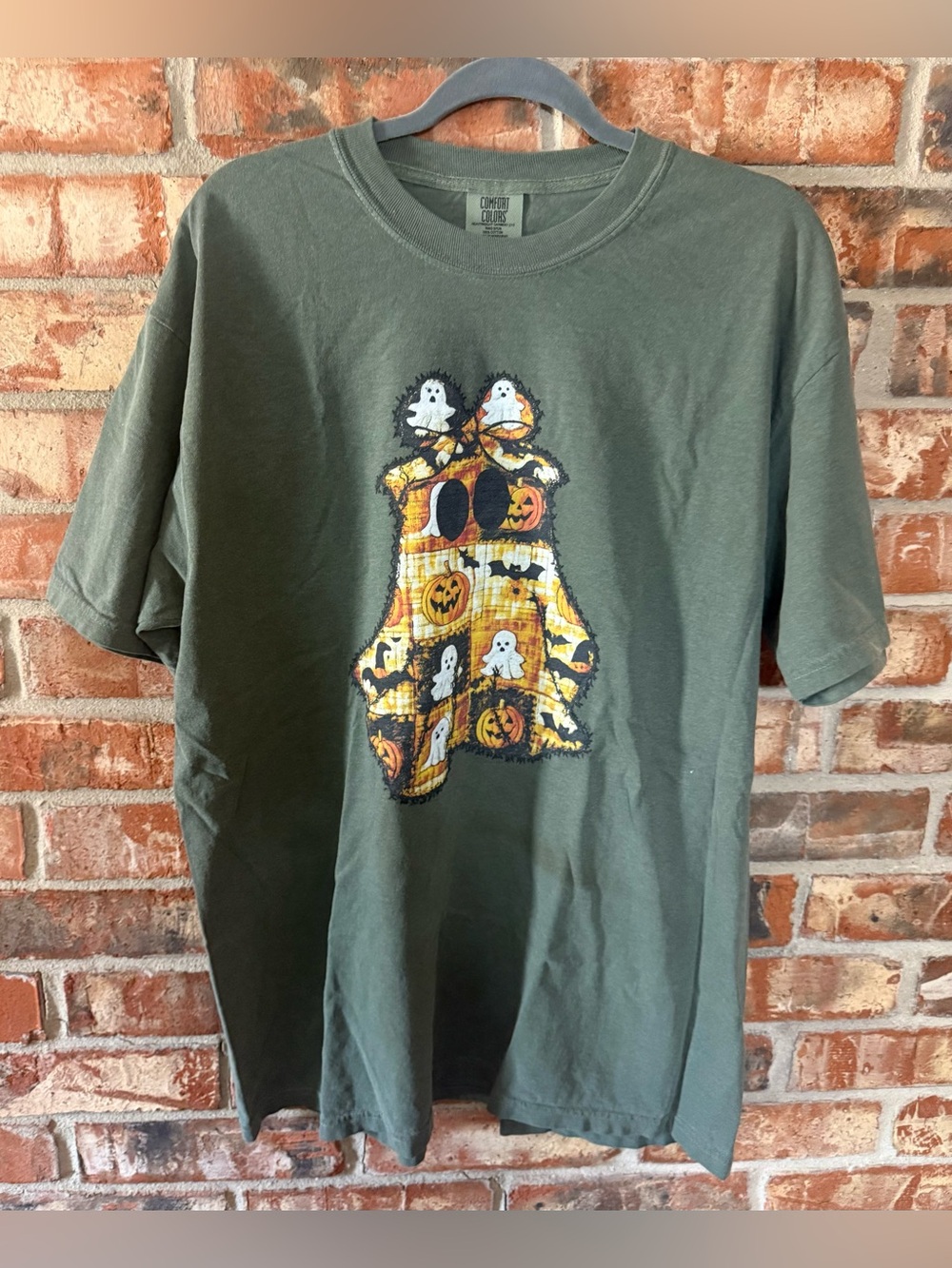 Comfort Colors Moss Short Sleeve Tee with Halloween Patch Ghost Graphic